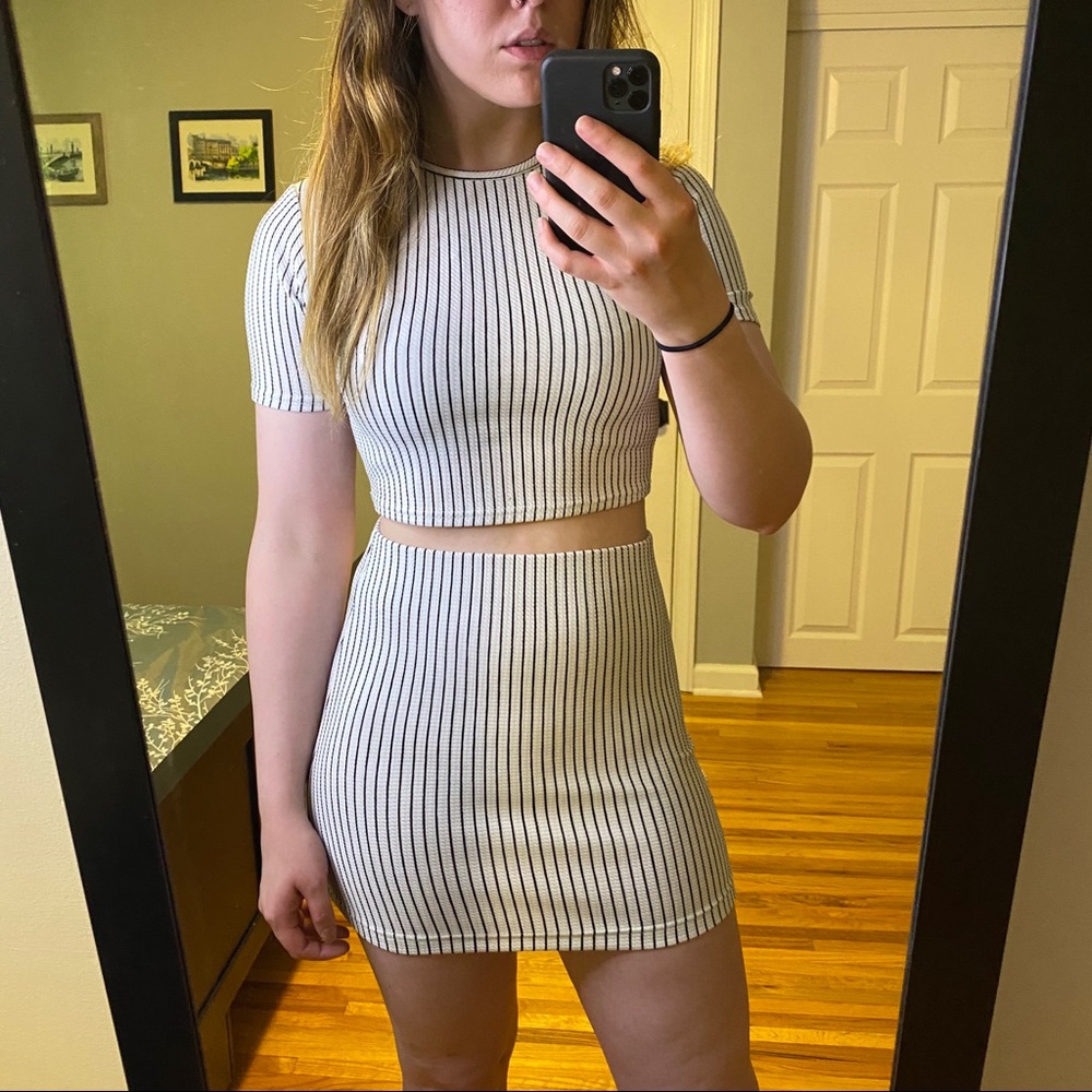 2 piece set - Picture 3 of 3